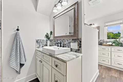 Bath - 3467 Eunice Rd, Jacksonville, FL 32250 photo 3 of 7