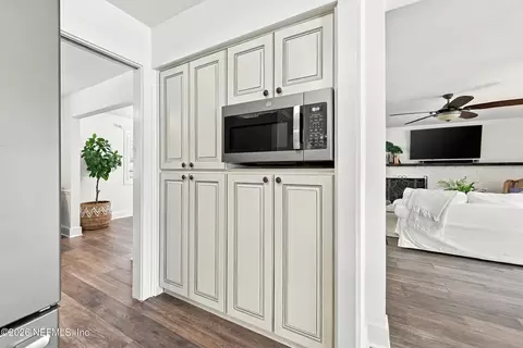 Entry Way - 3467 Eunice Rd, Jacksonville, FL 32250 photo 3 of 4