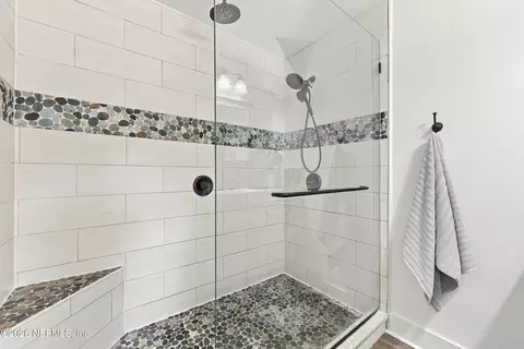 Bath - 3467 Eunice Rd, Jacksonville, FL 32250 photo 4 of 7