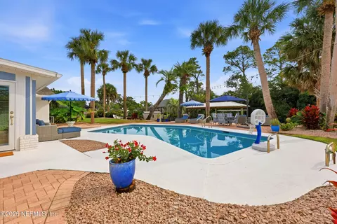 Exterior - 3467 Eunice Rd, Jacksonville, FL 32250 photo 5 of 10