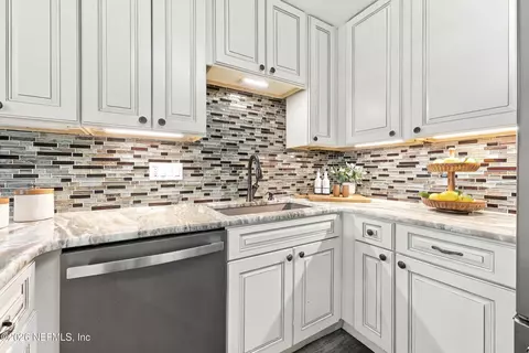 Kitchen - 3467 Eunice Rd, Jacksonville, FL 32250 photo 4 of 5