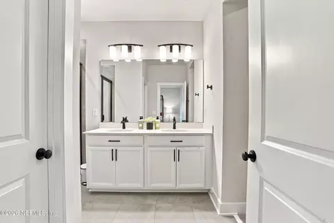 Entry Way - 9811 Element Rd, Jacksonville, FL 32256 photo 3 of 8