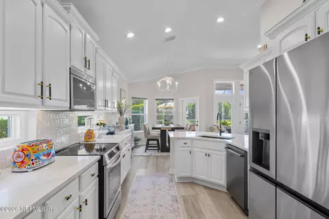 Kitchen - 925 Spring Lake Ct, Saint Augustine, FL 32080 photo 5 of 6