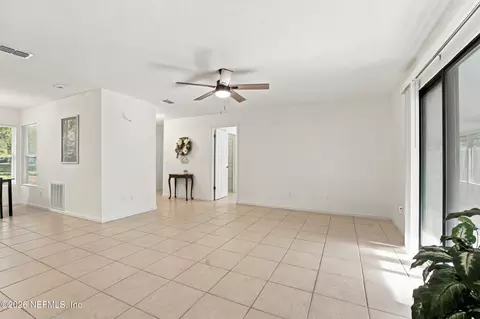 Living - 85318 Blackmon Rd, Yulee, FL 32097 photo 4 of 5