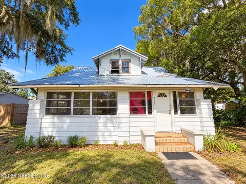 312 Palmetto Ave, Crescent City, FL 32112