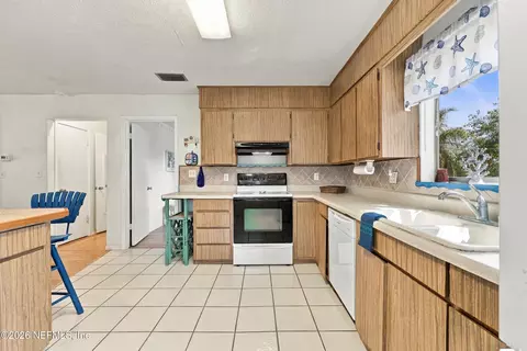 Kitchen - 7137 Middleton Ave, Saint Augustine, FL 32080 photo 3 of 5