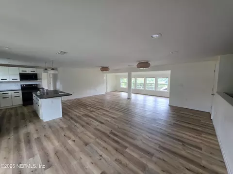 Living - 2011 Cornell Rd, Middleburg, FL 32068 photo 3 of 5