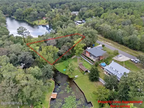 592 Lake Asbury Dr, Green Cove Springs, FL 32043