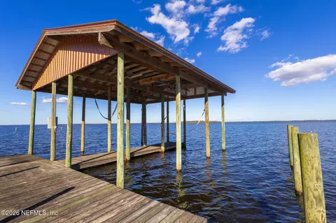 108 Eucalyptus Ave, Crescent City, FL 32112