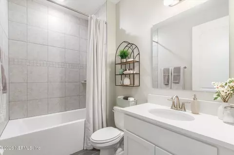 Bath - 2214 Elegant Manor Cir, Edgewater, FL 32141 photo 4 of 5