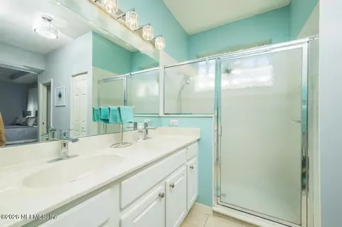 Bath - 945 Ridgewood Ln, Saint Augustine, FL 32086 photo 3 of 7