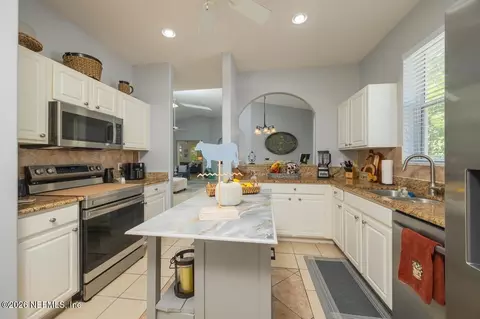 Kitchen - 945 Ridgewood Ln, Saint Augustine, FL 32086 photo 6 of 9
