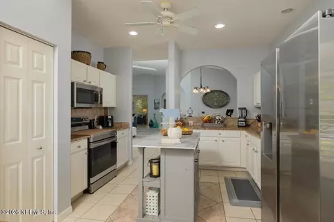 Kitchen - 945 Ridgewood Ln, Saint Augustine, FL 32086 photo 8 of 9