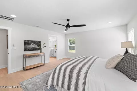 Bedroom - 12351 Tiny Dr, Jacksonville, FL 32218 photo 3 of 4