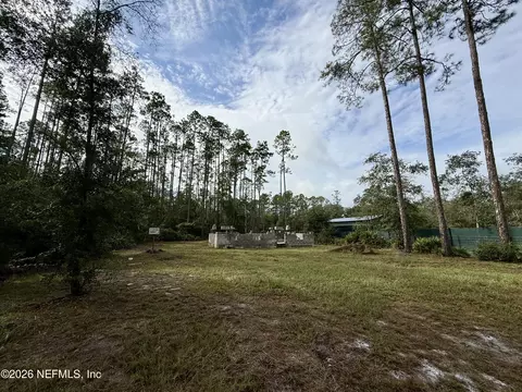213 Dunaway St, Interlachen, FL 32148 photo 2