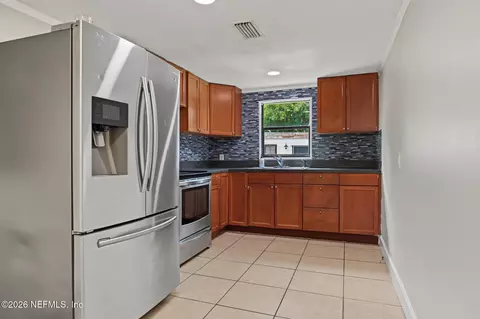 Kitchen - 96001 Zion Ct, Yulee, FL 32097 photo 3 of 4