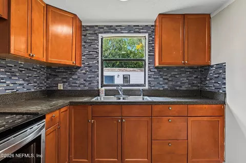 Kitchen - 96001 Zion Ct, Yulee, FL 32097 photo 2 of 4