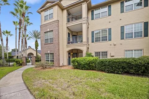 7800 Point Meadows Dr #1017, Jacksonville, FL 32256