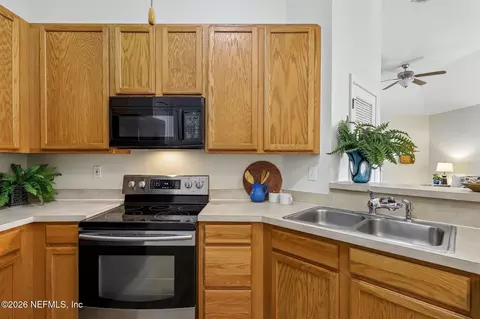 Kitchen - 2418 Old Pine Trl, Fleming Island, FL 32003 photo 5 of 5