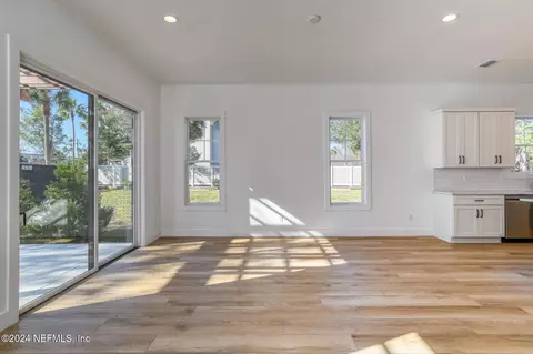 Living - 9 Sebastian Ave #B, Saint Augustine, FL 32084 photo 2 of 3
