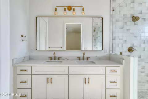 Bath - 9 Sebastian Ave #B, Saint Augustine, FL 32084 photo 4 of 7