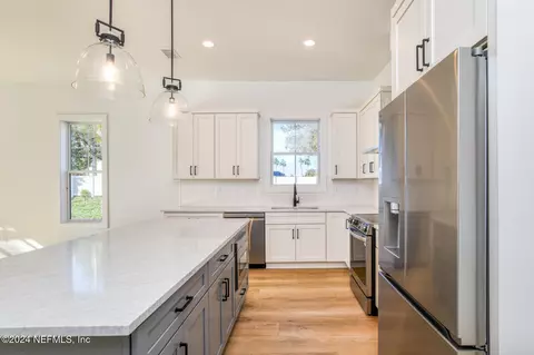 Kitchen - 9 Sebastian Ave #B, Saint Augustine, FL 32084 photo 4 of 5