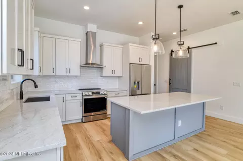Kitchen - 9 Sebastian Ave #B, Saint Augustine, FL 32084 photo 2 of 5