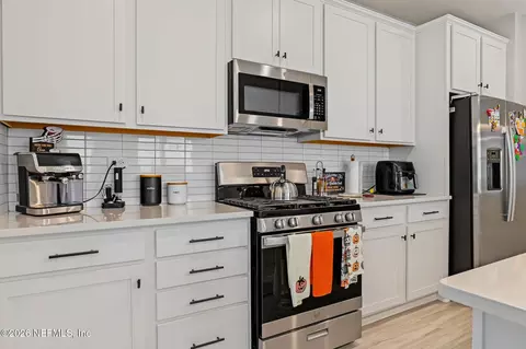 Kitchen - 75278 Plumbago Trce, Yulee, FL 32097 photo 4 of 5