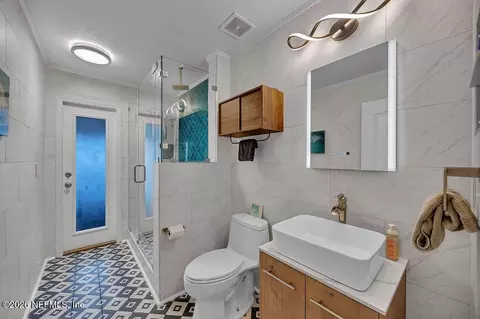 Bath - 805 W American Eagle Dr, Saint Augustine, FL 32092 photo 4 of 7