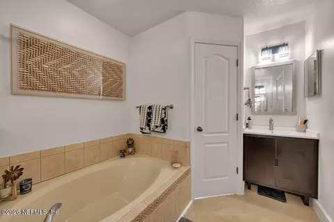 Bath - 805 W American Eagle Dr, Saint Augustine, FL 32092 photo 3 of 7