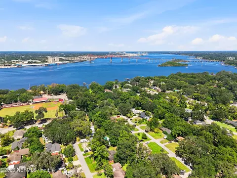 View/Area - 1244 Glengarry Rd, Jacksonville, FL 32207 photo 3 of 4