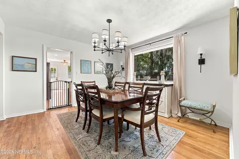 Dining - 1244 Glengarry Rd, Jacksonville, FL 32207 photo 1 of 2