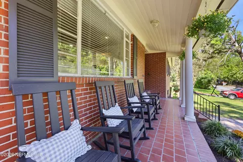 Exterior - 1244 Glengarry Rd, Jacksonville, FL 32207 photo 2 of 7