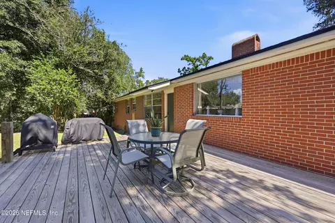 Exterior - 1244 Glengarry Rd, Jacksonville, FL 32207 photo 6 of 7