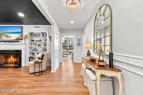 Entry Way - 1244 Glengarry Rd, Jacksonville, FL 32207 photo 1 of 3