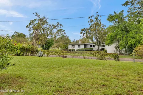 Exterior - 907 Crest Dr E, Jacksonville, FL 32221 photo 5 of 5