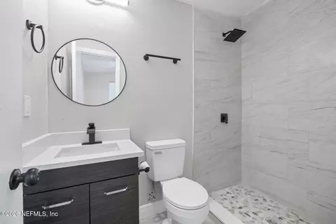 Bath - 907 Crest Dr E, Jacksonville, FL 32221 photo 2 of 3