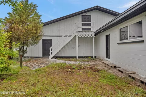 Exterior - 907 Crest Dr E, Jacksonville, FL 32221 photo 4 of 5