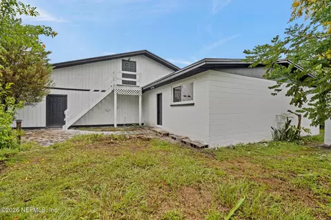 Exterior - 907 Crest Dr E, Jacksonville, FL 32221 photo 3 of 5