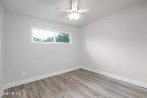 Bedroom - 907 Crest Dr E, Jacksonville, FL 32221 photo 6 of 7