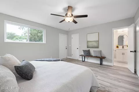 Bedroom - 907 Crest Dr E, Jacksonville, FL 32221 photo 3 of 7