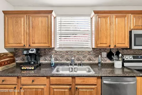 Kitchen - 136 Martin Luther King Ave, Saint Augustine, FL 32084 photo 3 of 4