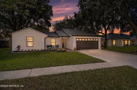 9932 Earlston St, Orlando, FL 32817