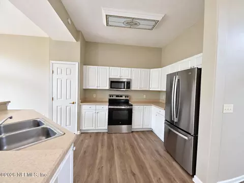 Kitchen - 613 Cedar Bough Ct, Saint Augustine, FL 32080 photo 9 of 9
