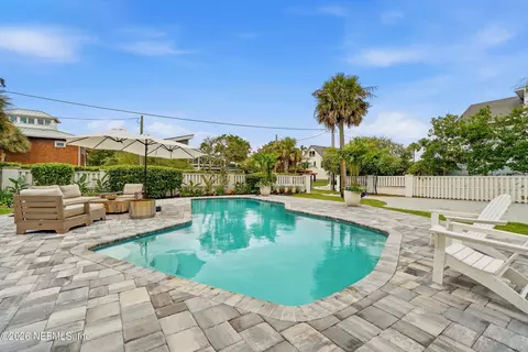 Exterior - 890 Beach Ave, Atlantic Beach, FL 32233 photo 7 of 8