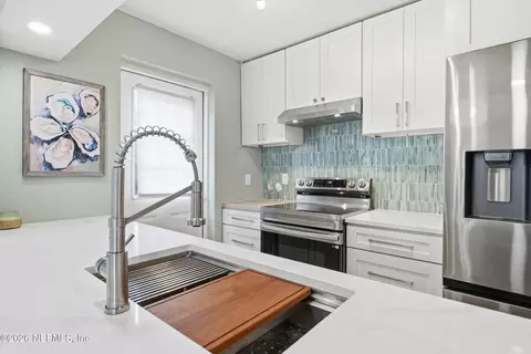 Kitchen - 890 Beach Ave, Atlantic Beach, FL 32233 photo 12 of 14
