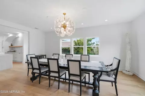 Dining - 890 Beach Ave, Atlantic Beach, FL 32233 photo 2 of 2