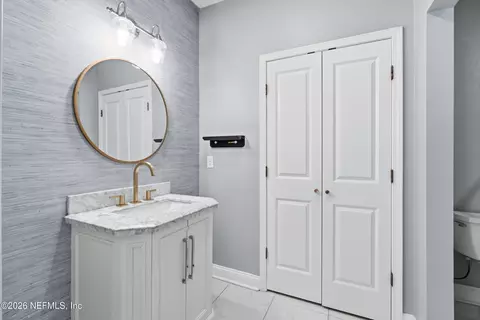Bath - 890 Beach Ave, Atlantic Beach, FL 32233 photo 6 of 11