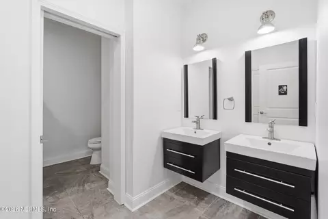 Bath - 890 Beach Ave, Atlantic Beach, FL 32233 photo 8 of 11