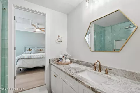 Bath - 890 Beach Ave, Atlantic Beach, FL 32233 photo 11 of 11